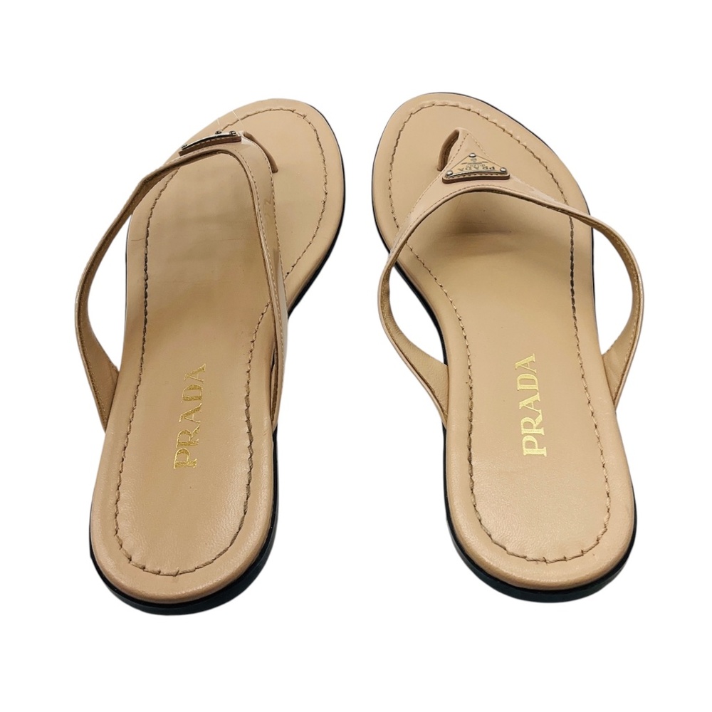 PRADA BEIGE / SILVER LOGO PLAQUE PATENT LEATHER THONG SANDALS - Picture 5 of 8